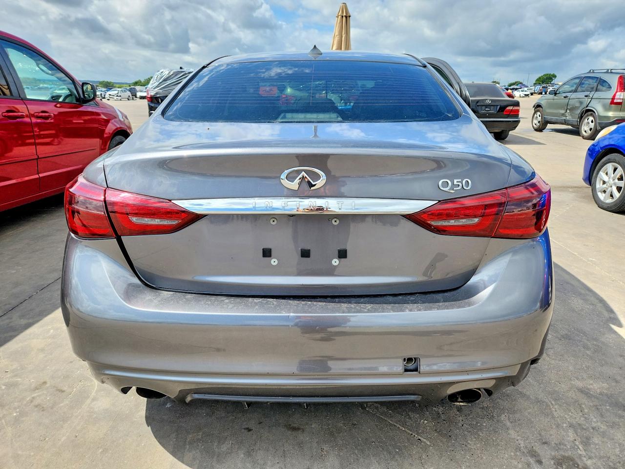 2018 Infiniti Q50 VIN JN1EV7AP8JM354910 COPART salvage auction — Side, TX - SALVAGE VEHICLE TITLE, sold $975 on 2026-07-09 (photo 6)
