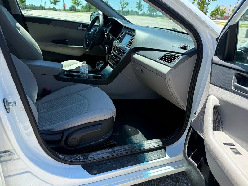 2016 Hyundai Sonata VIN 5NPE24AF7GH265764 COPART salvage auction — MINOR DENT/SCRATCHES, Ok - Certificate Of Title (P), sold $2,900 on 2026-07-02 (photo 5)