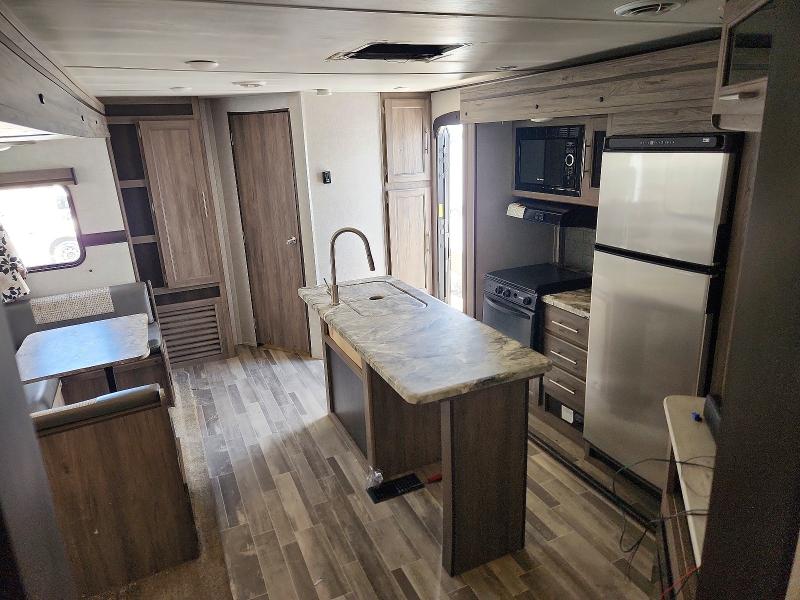 2022 Keystone Zinger VIN 4YDTZRR20NS372765 COPART salvage auction — HAIL, TX - CERTIFICATE OF TITLE, sold $10,700 on 2026-09-01 (photo 7)