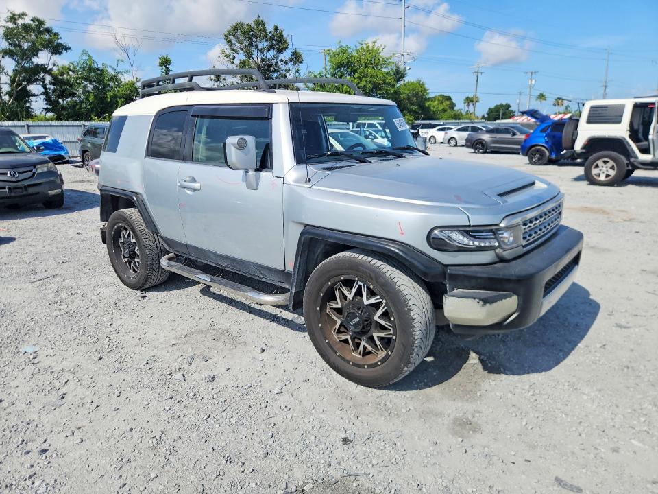 2007 Toyota Fj cruiser VIN JTEZU11F770014150 COPART salvage auction — REAR END, FL - CERT OF TITLE SLVG REBUILDABLE, sold $3,100 on 2026-07-10 (photo 4)