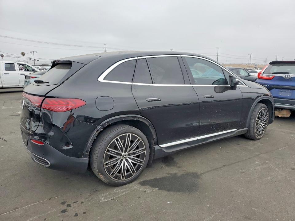 2023 Mercedes-benz Eqe VIN 4JGGM2BB0PA035182 COPART salvage auction — SIDE, Salvage Title, sold $15,100 on 2026-08-24 (photo 3)