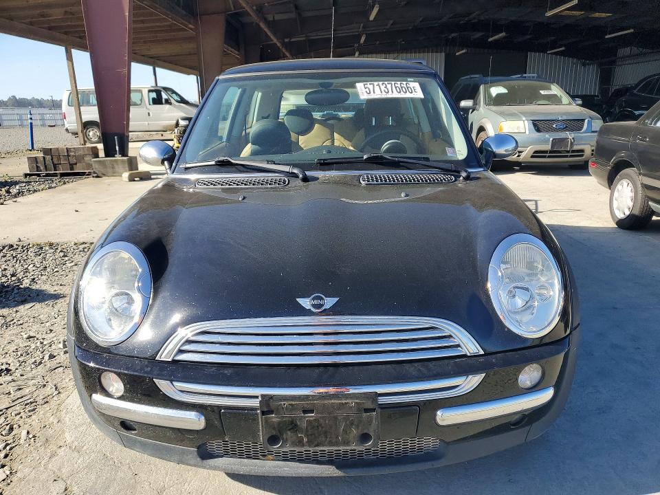 2003 Mini Cooper VIN WMWRC33443TE15792 COPART salvage auction — MINOR DENT/SCRATCHES, CA - DIS/DLR/EXP ONLY CLEAN TITLE, sold $500 on 2026-07-02 (photo 5)