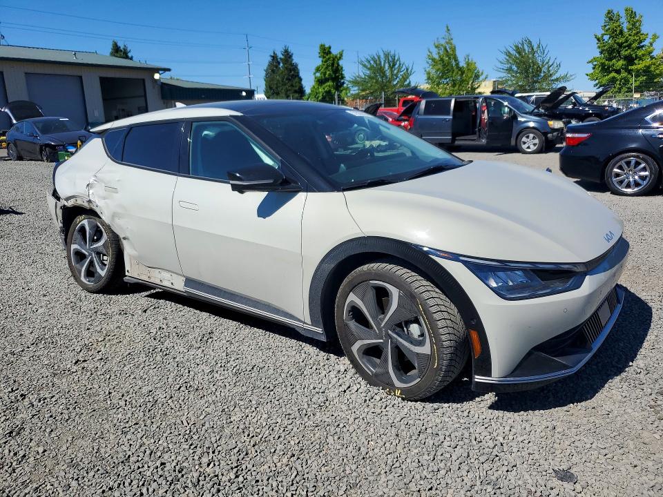 2022 Kia Ev6 VIN KNDC3DLC3N5030508 COPART salvage auction — SIDE, Or - Salvage Title Certificate, sold $3,100 on 2026-07-28 (photo 4)