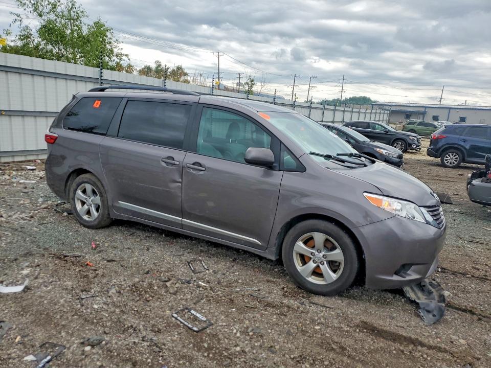 2017 Toyota Sienna VIN 5TDKZ3DC5HS817378 COPART salvage auction — REAR END, Il - Salvage Certificate, sold $4,250 on 2026-07-15 (photo 4)