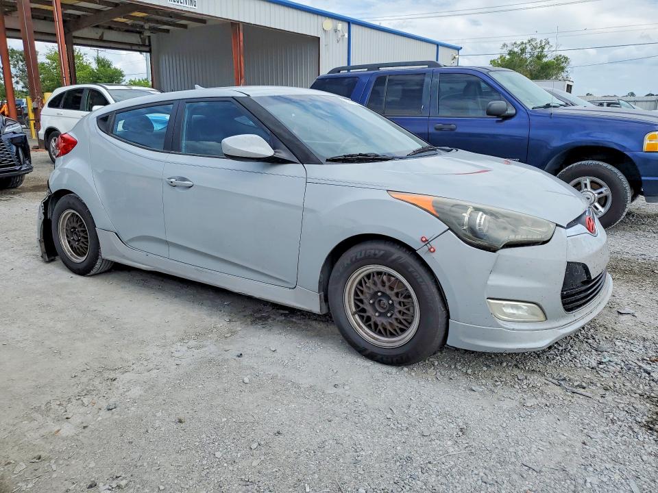 2013 Hyundai VIN KMHTC6AD5DU140371 COPART salvage auction — REAR END, Fl - Cert Of Title Slvg Rebuildable, sold $650 on 2026-07-14 (photo 4)
