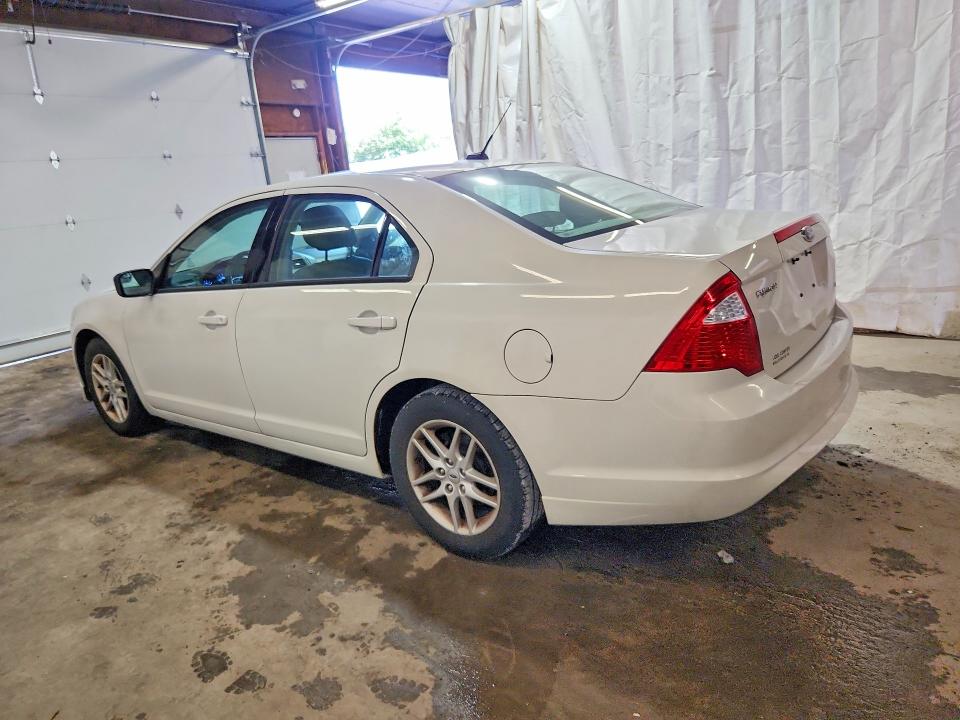 2012 Ford VIN 3FAHP0GA5CR142710 COPART salvage auction — NORMAL WEAR, Pa - Cert Of Title, sold $550 on 2026-07-30 (photo 2)