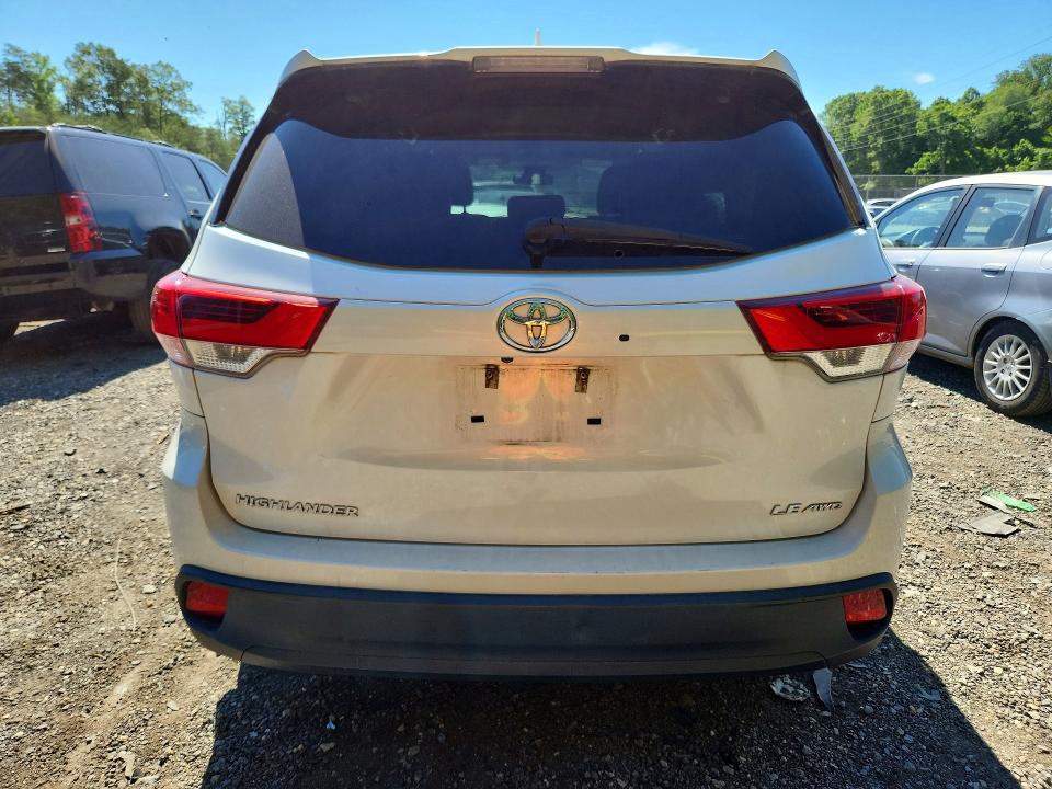 2017 Toyota VIN 5TDBZRFHXHS376424 COPART salvage auction — FRONT END, Md - Cert Of Salvage > 75% Damage, sold $4,250 on 2026-07-02 (photo 6)