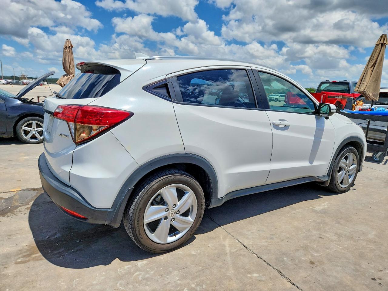 2019 Honda HR-V VIN 3CZRU6H72KM704825 COPART salvage auction — Undercarriage, TX - CERT OF TITLE-REBUILT SALVAGE, sold $1,850 on 2026-07-02 (photo 3)