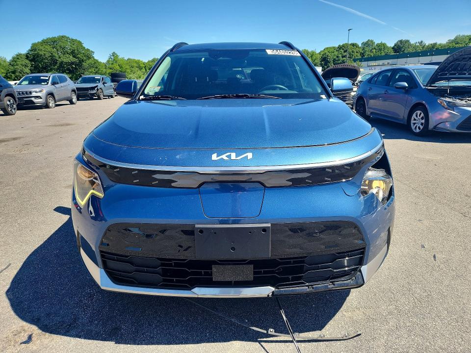2023 Kia Niro VIN KNDCR3L1XP5059577 COPART salvage auction — FRONT END, VA - CERT OF TITLE - SALVAGE, sold $9,000 on 2026-07-06 (photo 5)