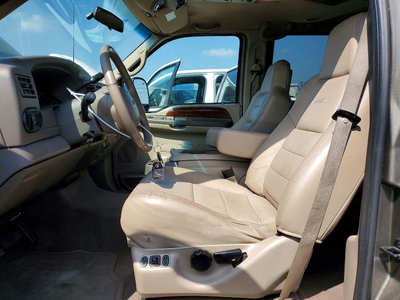 2002 Ford Excursion VIN 1FMSU43F02EA77747 COPART salvage auction — MINOR DENT/SCRATCHES, Ca - Dis/Dlr/Exp Only Clean Title, sold $18,100 on 2026-07-06 (photo 7)