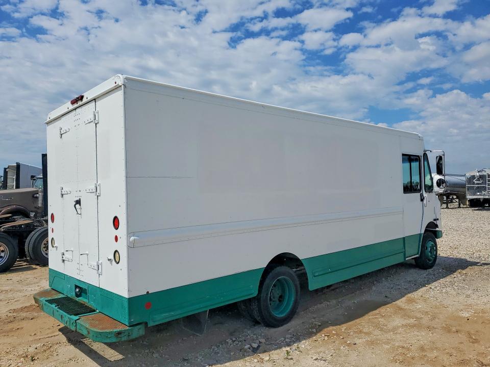 2012 Workhorse custom chassis Commercial chassis VIN 5B4LFG2E1C3448723 COPART salvage auction — NORMAL WEAR, MO - CERTIFICATE OF TITLE, sold $5,400 on 2026-09-24 (photo 3)