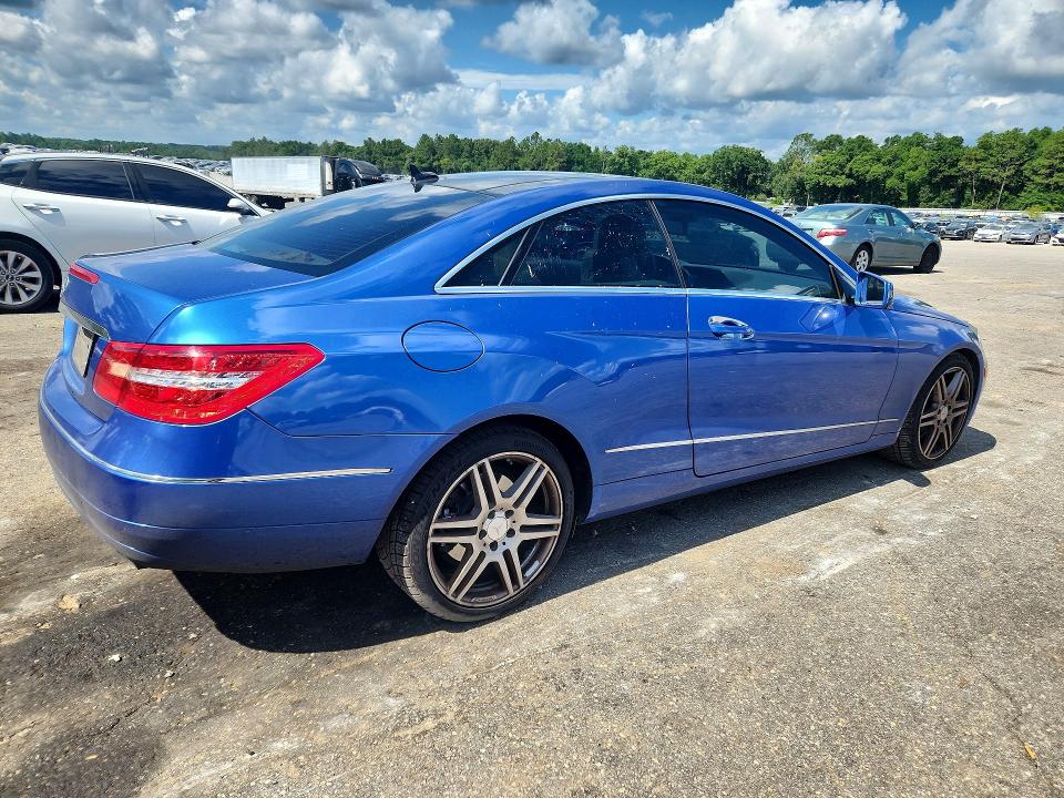 2011 Mercedes-benz E-class VIN WDDKJ5GB3BF070365 COPART salvage auction — MINOR DENT/SCRATCHES, Al - Certificate Of Title (P), sold $850 on 2026-07-20 (photo 3)