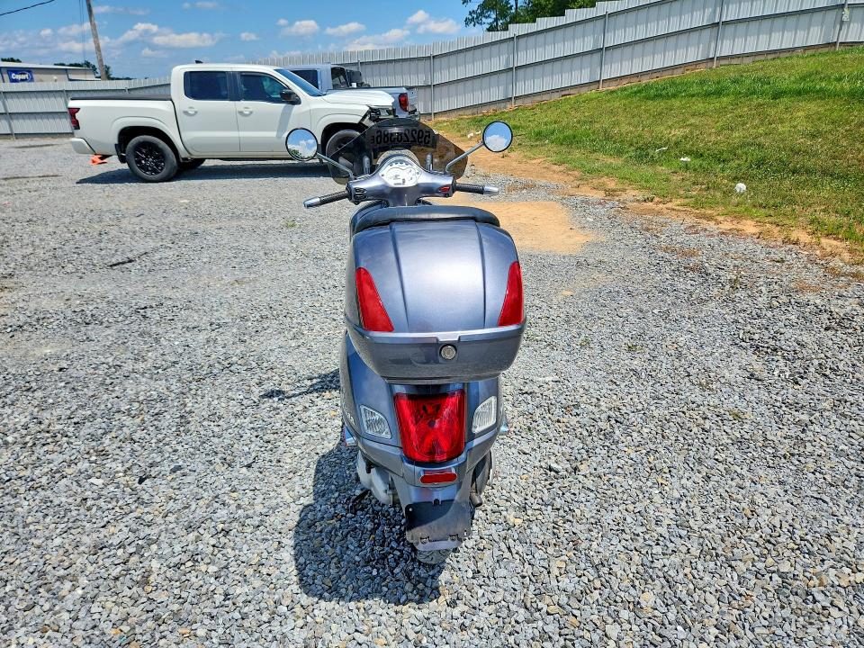 2004 Vespa Granturismo VIN ZAPM319K345001640 COPART salvage auction — MINOR DENT/SCRATCHES, Sc - Dealer Only Clean Title, sold $700 on 2026-07-08 (photo 4)