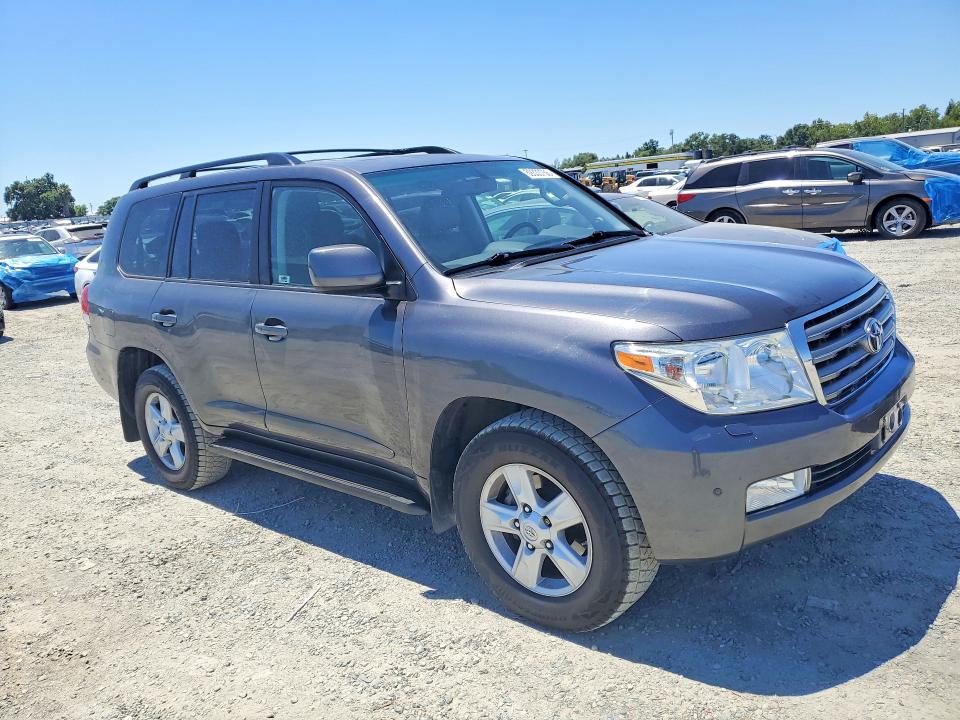 2009 Toyota Land cruiser VIN JTMHY05JX95003923 COPART salvage auction — MINOR DENT/SCRATCHES, Ca - Dis/Dlr/Exp Only Clean Title, sold $14,200 on 2026-07-09 (photo 4)