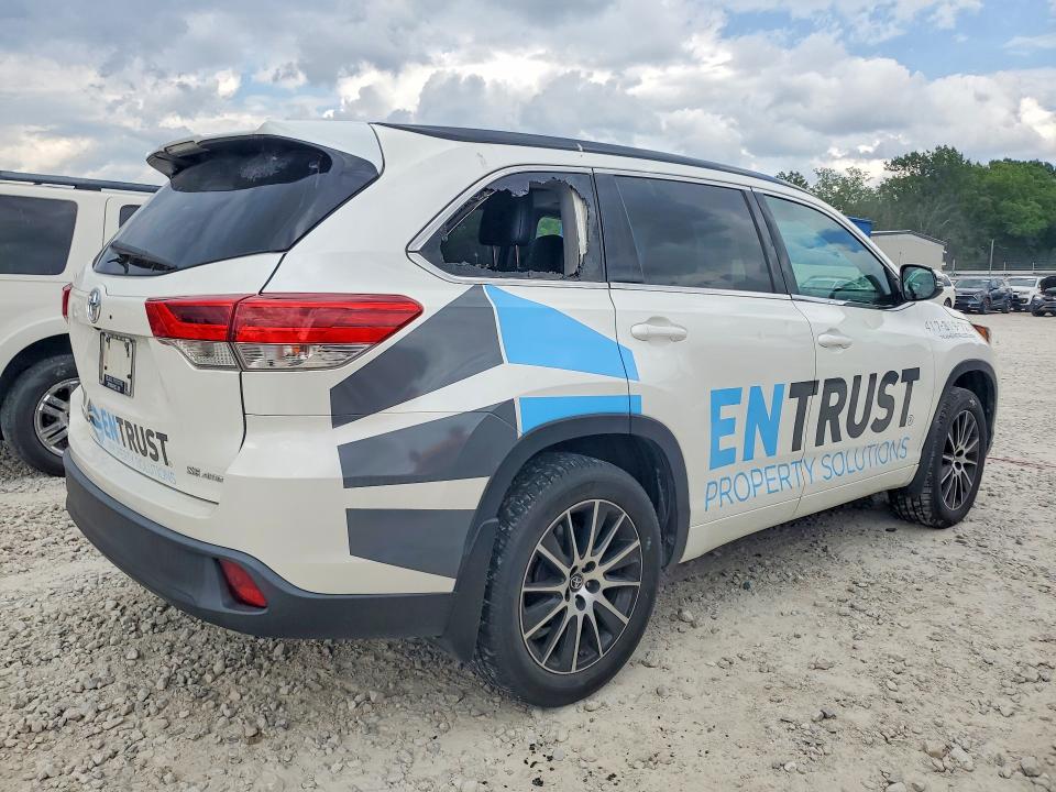 2017 Toyota Highlander VIN 5TDJZRFH3HS478983 COPART salvage auction — HAIL, Mo - Salvage Certificate Of Title, sold $13,400 on 2026-07-27 (photo 3)