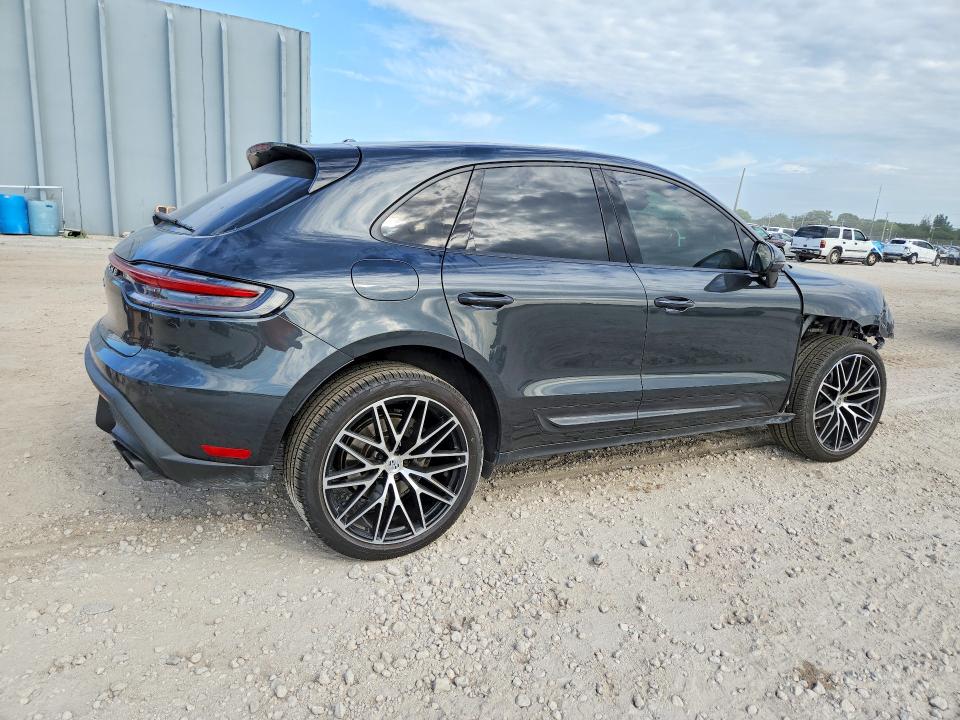2024 Porsche Macan VIN WP1AA2A5XRLB10748 COPART salvage auction — FRONT END, Fl - Cert Of Title Slvg Rebuildable, sold $27,000 on 2026-08-04 (photo 3)