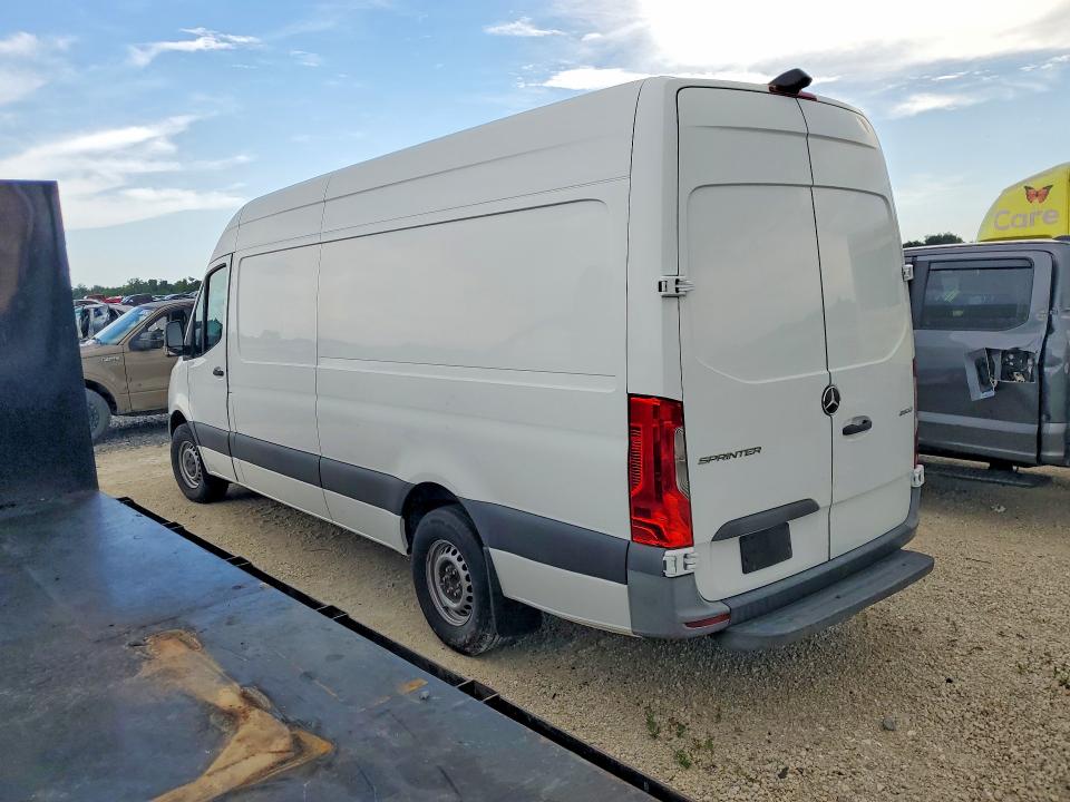 2021 Mercedes-benz Sprinter VIN W1W40CHY5MT052343 COPART salvage auction — MINOR DENT/SCRATCHES, In - Certificate Of Title, sold $10,500 on 2026-07-27 (photo 2)