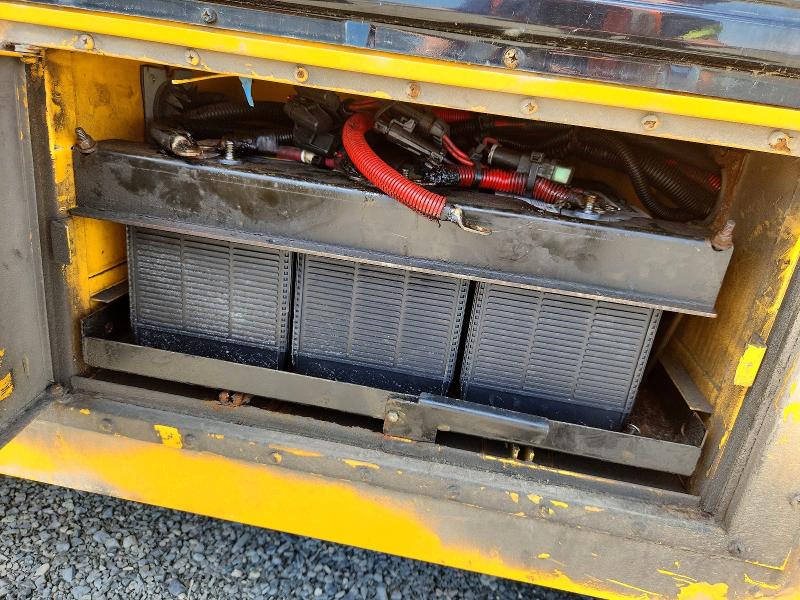 2014 Ic VIN 4DRBUAAPXEB792602 COPART salvage auction — MECHANICAL, On - Permit No Brand - Fit, sold $2,000 on 2026-09-10 (photo 9)