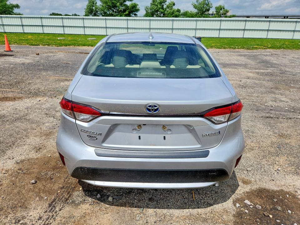 2021 Toyota Corolla VIN JTDEAMDE2MJ013395 COPART salvage auction — HAIL, Wi - Cert Of Title-Claim Paid, sold $12,400 on 2026-07-14 (photo 6)