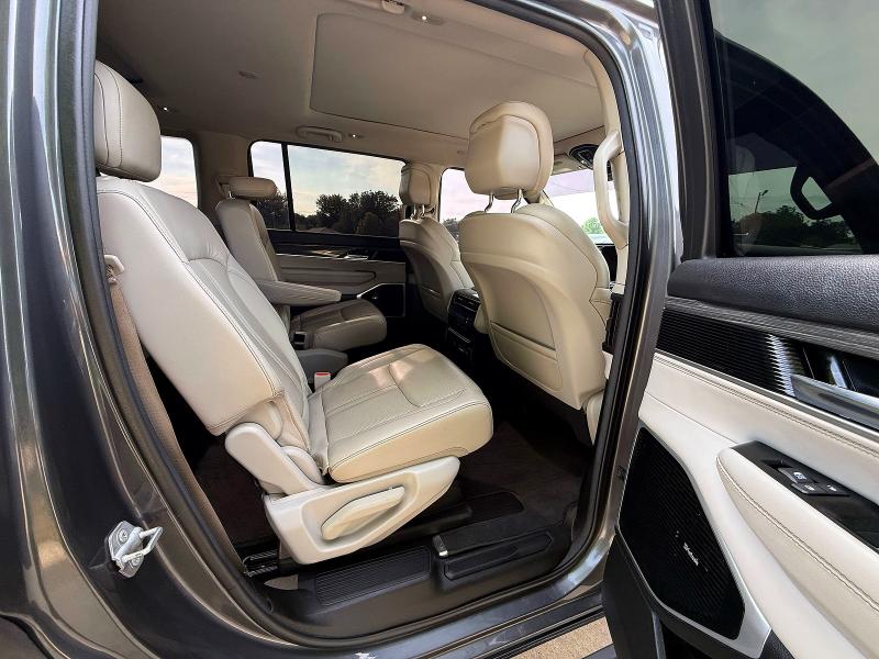 2022 Jeep Grand wagoneer VIN 1C4SJVDT7NS127735 COPART salvage auction — MINOR DENT/SCRATCHES, Ok - Cert Of Title-Repossession (P), sold $14,100 on 2026-07-21 (photo 6)