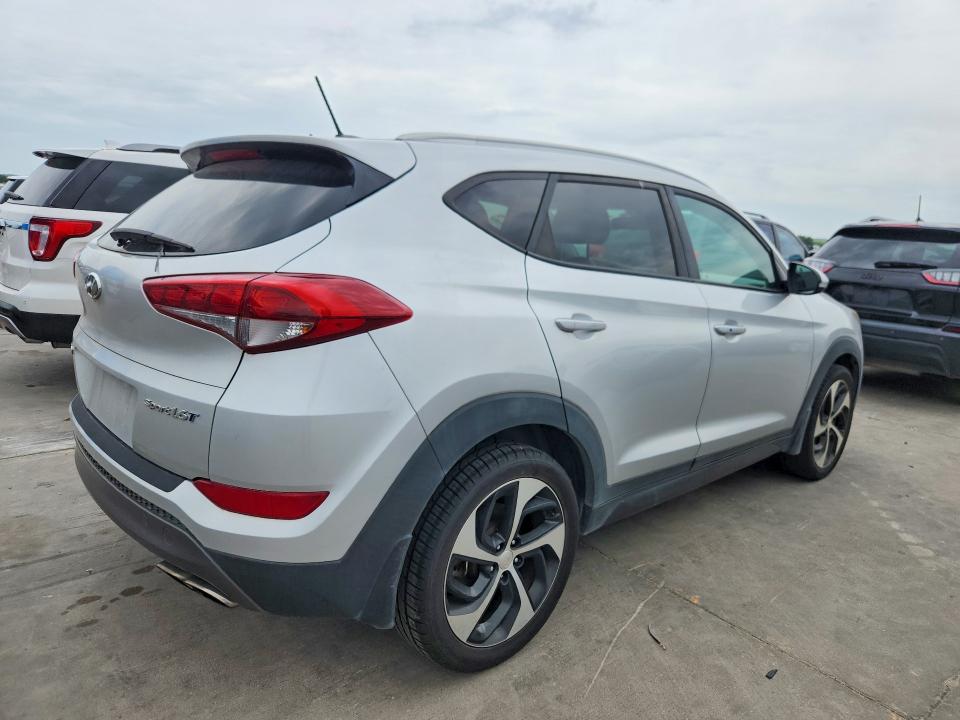 2016 Hyundai VIN KM8J33A22GU149523 COPART salvage auction — NORMAL WEAR, Tx - Certificate Of Title, sold $4,250 on 2026-07-13 (photo 3)