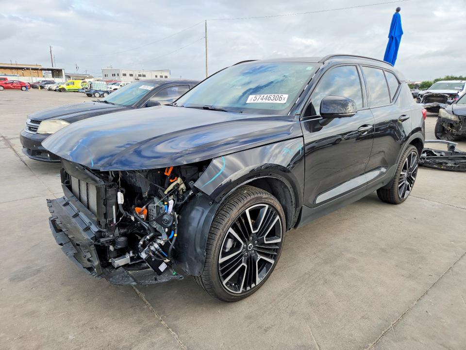 2025 Volvo VIN YV4L12UM8S2572294 COPART salvage auction — FRONT END, Tx - Salvage Vehicle Title, sold $12,500 on 2026-08-06 (photo 1)