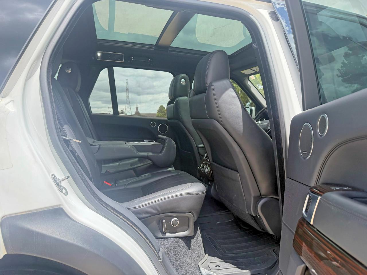 2017 Land rover RANGE ROVER VIN SALGS2FEXHA336521 COPART salvage auction — Minor Dent/Scratches, IN - CERTIFICATE OF TITLE (P), sold $10,500 on 2026-06-12 (photo 6)