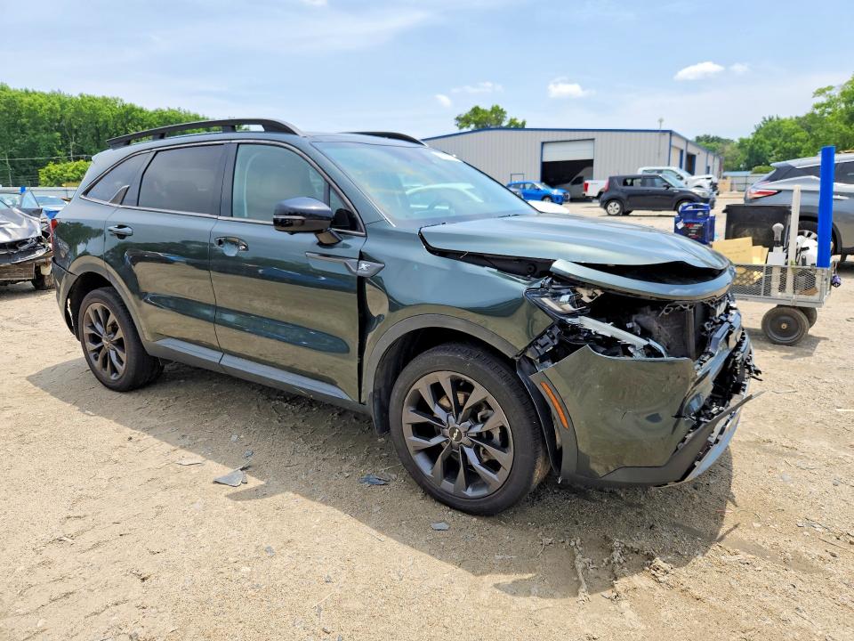 2022 Kia Sorento VIN 5XYRKDLF3NG074054 COPART salvage auction — FRONT END, VA - CERT OF TITLE - SALVAGE, sold $8,000 on 2026-07-28 (photo 4)