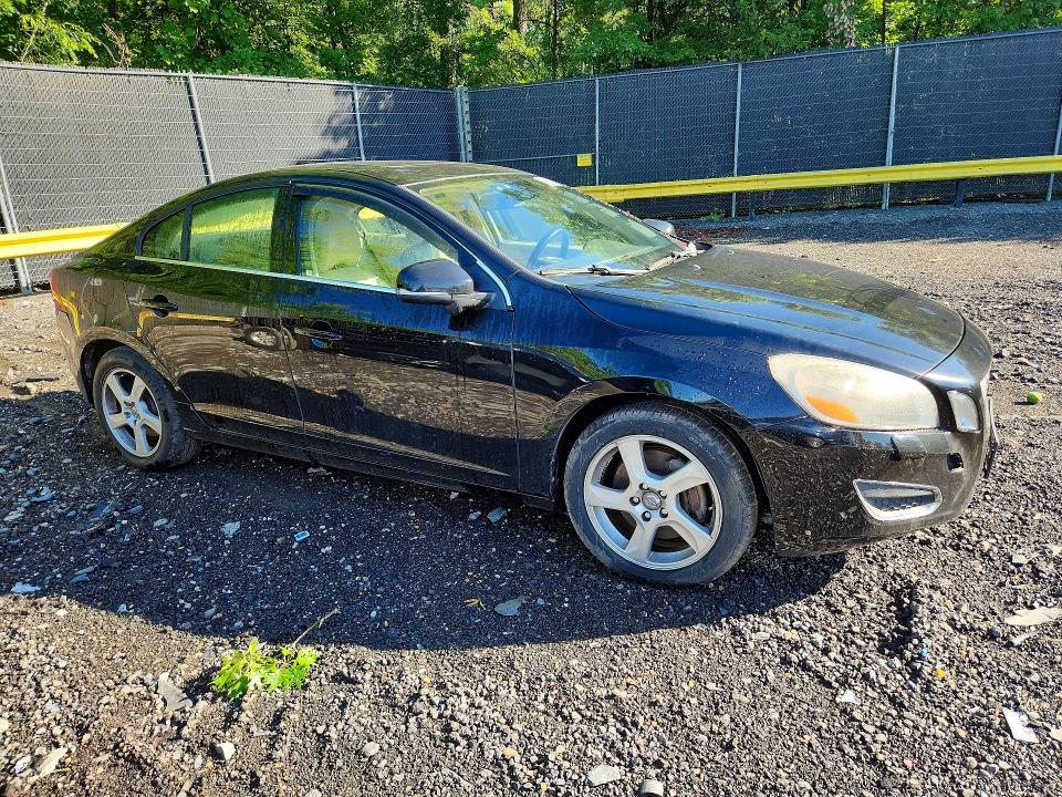 2013 Volvo S60 VIN YV1612FH3D2209267 COPART salvage auction — MECHANICAL, Va - Certificate Of Title, sold $375 on 2026-07-10 (photo 4)