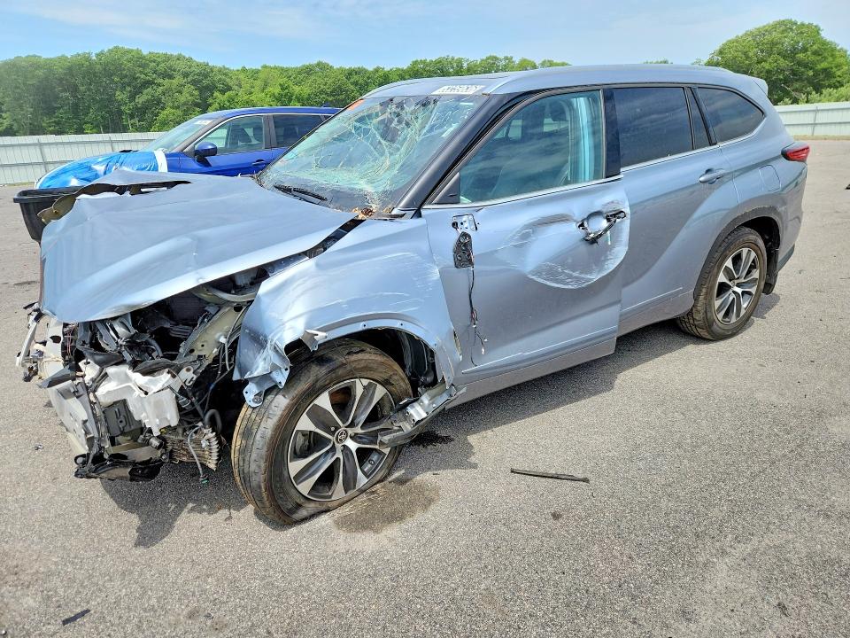 2021 Toyota Highlander VIN 5TDGZRBH9MS108535 COPART salvage auction — FRONT END, VA - CERT OF TITLE - SALVAGE, sold $8,500 on 2026-07-30 (photo 1)
