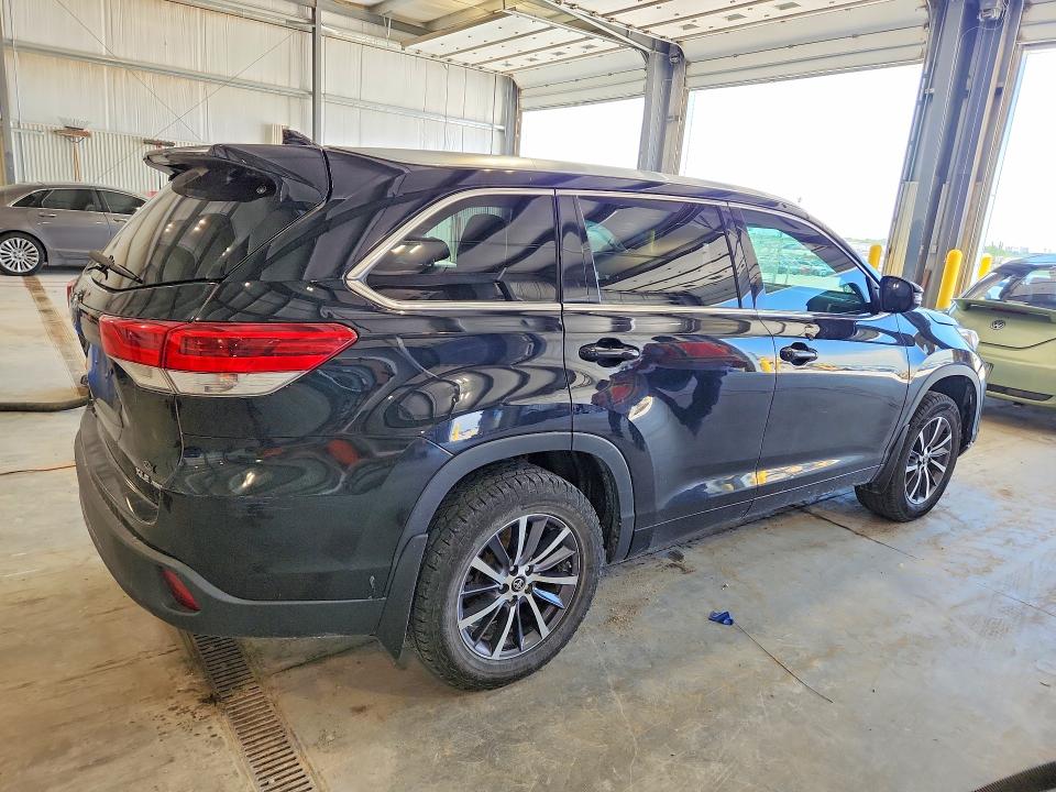 2017 Toyota Highlander VIN 5TDJZRFH3HS435759 COPART salvage auction — HAIL, Ia - Salvage W/Salvage History, sold $8,600 on 2026-07-07 (photo 3)