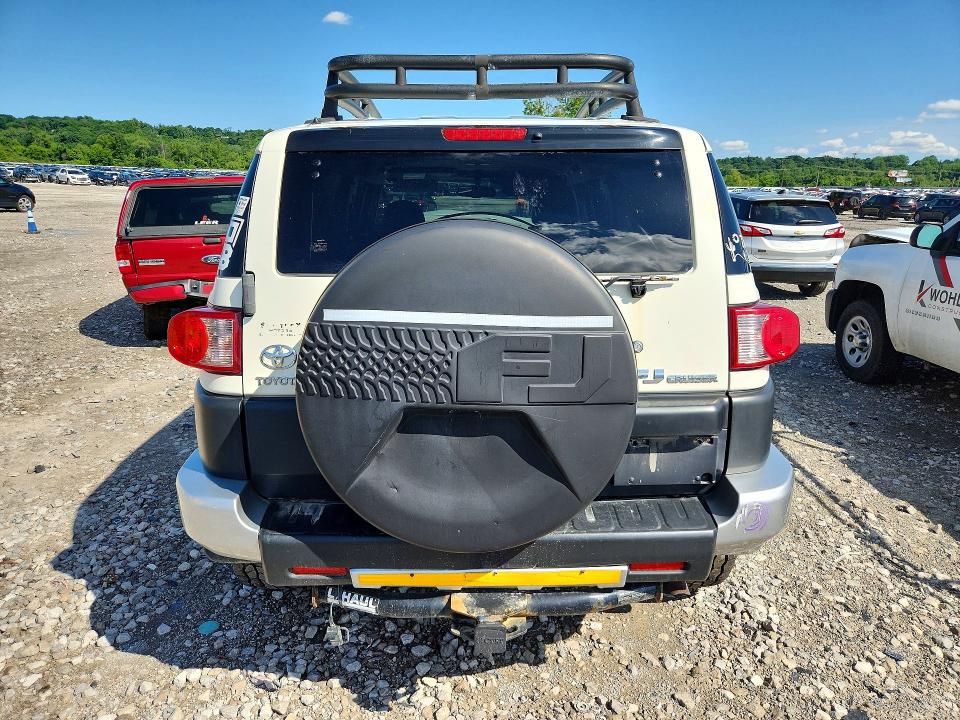 2010 Toyota Fj cruiser VIN JTEBU4BF0AK079211 COPART salvage auction — FRONT END, IL - SALVAGE CERTIFICATE, sold $4,200 on 2026-07-06 (photo 6)