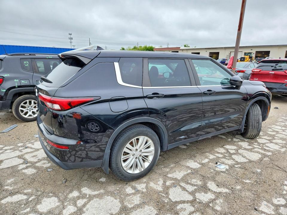 2023 Mitsubishi Outlander VIN JA4J3TA80PZ020587 COPART salvage auction — MINOR DENT/SCRATCHES, In - Certificate Of Title (P), sold $7,400 on 2026-07-27 (photo 3)