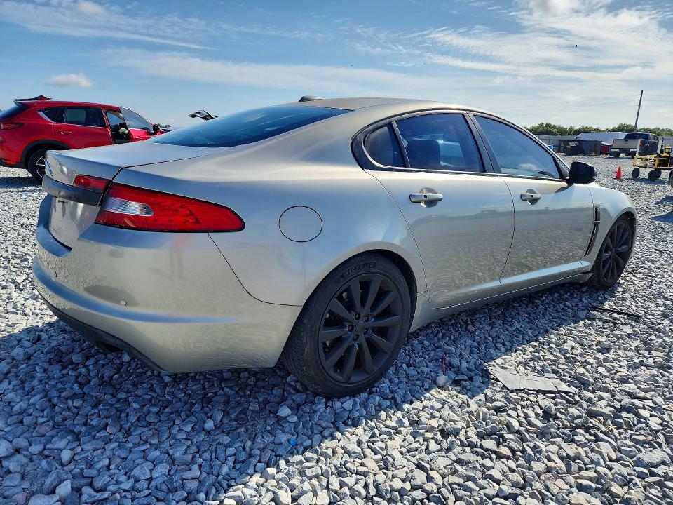 2011 Jaguar Xf VIN SAJWA0GB8BLS18379 COPART salvage auction — MINOR DENT/SCRATCHES, FL - CERTIFICATE OF TITLE, sold $650 on 2026-07-07 (photo 3)