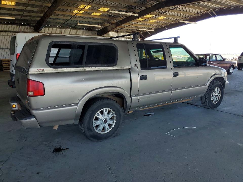 2002 Gmc Sonoma VIN 1GTDT13W32K208282 COPART salvage auction — MINOR DENT/SCRATCHES, Ca - Dis/Dlr/Exp Only Clean Title, sold $750 on 2026-07-02 (photo 3)