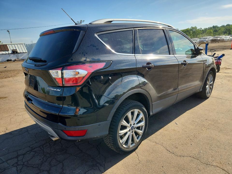 2017 Ford Escape VIN 1FMCU9JD7HUE62241 COPART salvage auction — UNDERCARRIAGE, CT - CERT OF TITLE-SALVAGE, sold $475 on 2026-07-02 (photo 3)