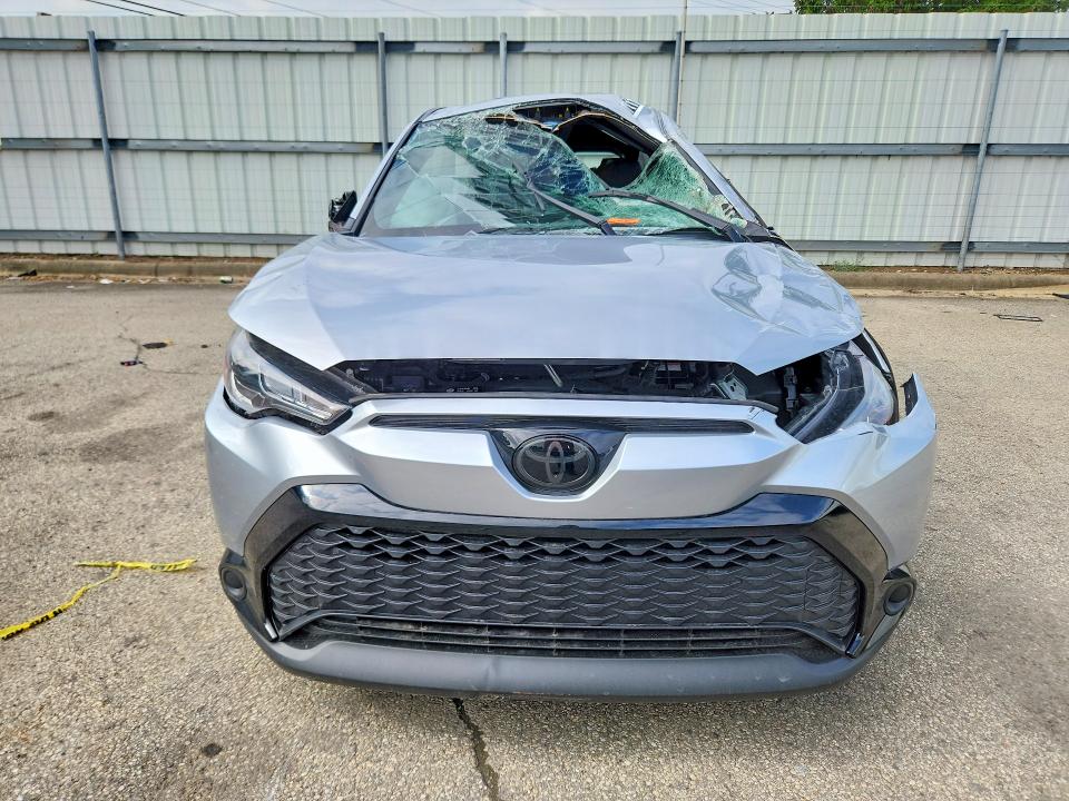 2025 Toyota Corolla cross VIN 7MUFBABG8SV071764 COPART salvage auction — ROLLOVER, VA - CERT OF TITLE - SALVAGE, sold $1,400 on 2026-07-14 (photo 5)