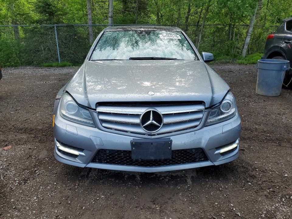 2012 Mercedes-benz C-klasse VIN WDDGF8BB1CA605899 COPART salvage auction — SIDE, Salvage Title, sold $1,900 on 2026-07-14 (photo 5)