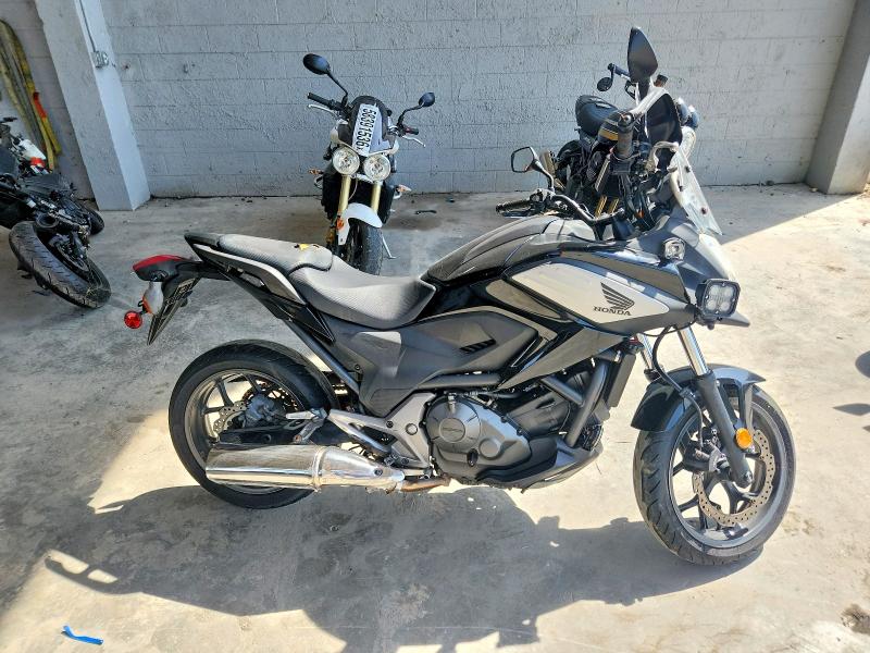 2015 Honda Nc VIN JH2RC6309FK100163 COPART salvage auction — SIDE, Va - Cert Of Title - Salvage, sold $400 on 2026-07-30 (photo 1)