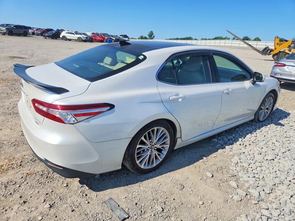 2018 Toyota Camry VIN 4T1B11HK5JU016265 COPART salvage auction — SIDE, KY - CERT OF TITLE-SALVAGE, sold $7,400 on 2026-07-30 (photo 3)