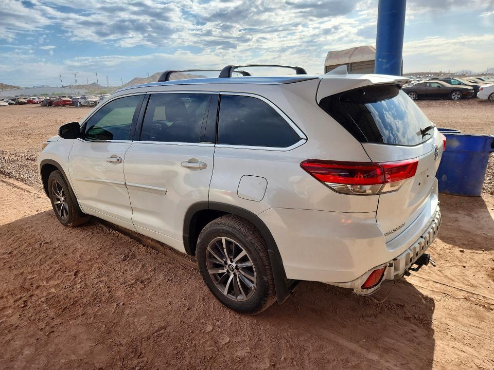 2018 Toyota Highlander VIN 5TDJZRFH4JS498178 COPART salvage auction — SIDE, Az - Cert Of Title - Salvage, sold $10,300 on 2026-07-14 (photo 2)