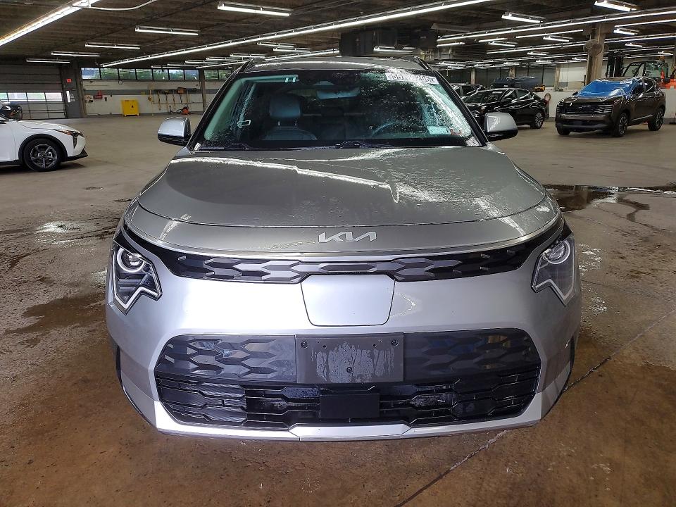 2023 Kia Niro VIN KNDCR3L12P5053966 COPART salvage auction — SIDE, Il - Salvage Certificate, sold $10,000 on 2026-07-13 (photo 5)