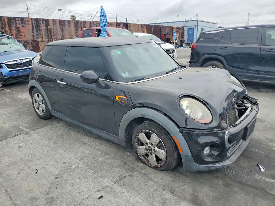 2016 Mini Cooper VIN WMWXP5C56GT739233 COPART salvage auction — FRONT END, Ca - Dis/Dlr/Exp Only Clean Title, sold $625 on 2026-07-22 (photo 4)
