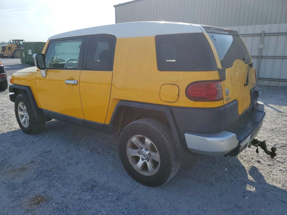 2007 Toyota Fj cruiser VIN JTEBU11F570075112 COPART salvage auction — NORMAL WEAR, Nc - Dealer Only Clean Title, sold $2,100 on 2026-07-29 (photo 2)