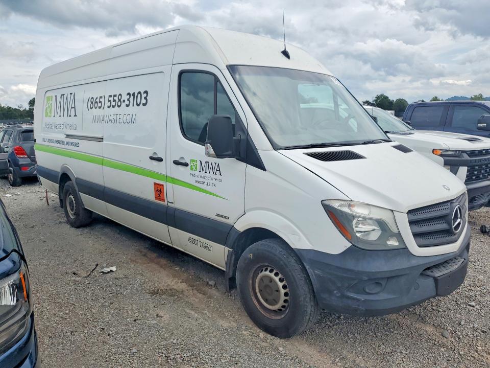 2015 Mercedes-benz Sprinter VIN WD3PE8DC9FP122353 COPART salvage auction — MINOR DENT/SCRATCHES, Fl - Certificate Of Title, sold $4,000 on 2026-07-14 (photo 4)