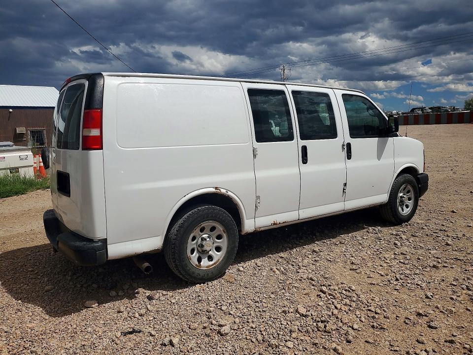 2014 Chevrolet Express VIN 1GCSHAF45E1138202 COPART salvage auction — NORMAL WEAR, Sd - Certificate Of Title, sold $800 on 2026-07-28 (photo 3)