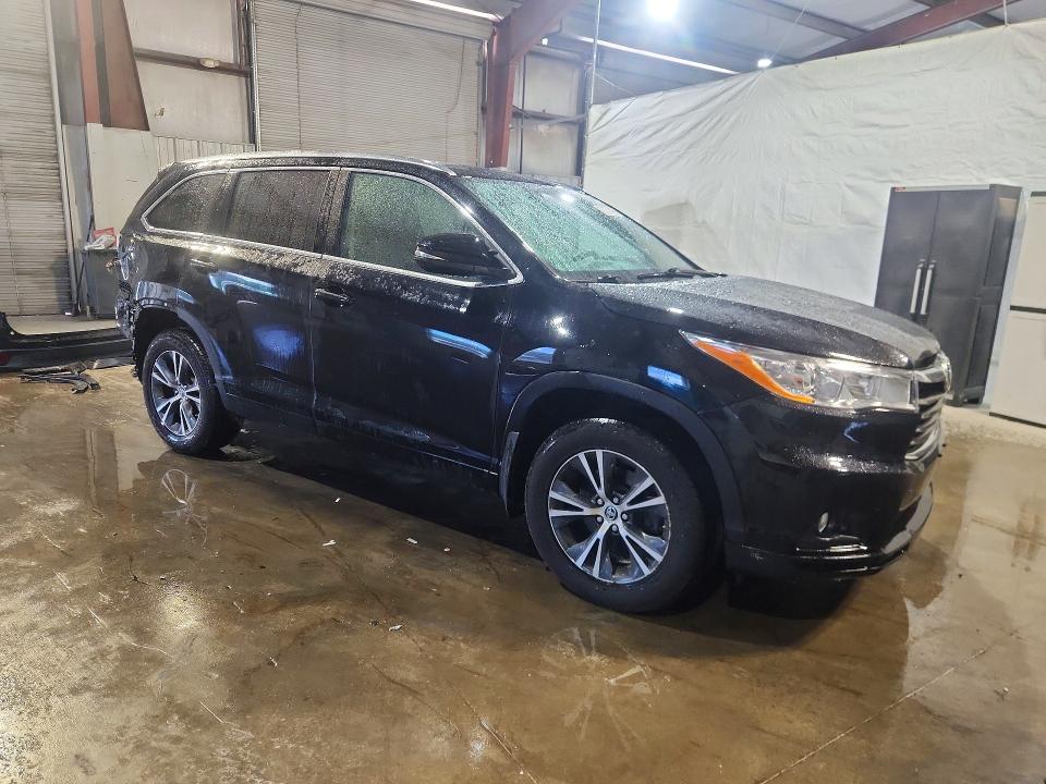 2016 Toyota Highlander VIN 5TDJKRFH1GS241881 COPART salvage auction — REAR END, Ma - Cert Of Title-Reconstrctd Coll, sold $8,000 on 2026-07-06 (photo 4)