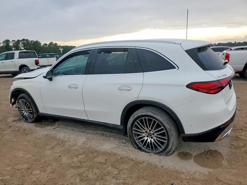 2026 Mercedes-benz Glc VIN W1NKM4GBXTU105422 COPART salvage auction — FRONT END, Nv - Salvage Title, sold $20,000 on 2026-07-31 (photo 2)