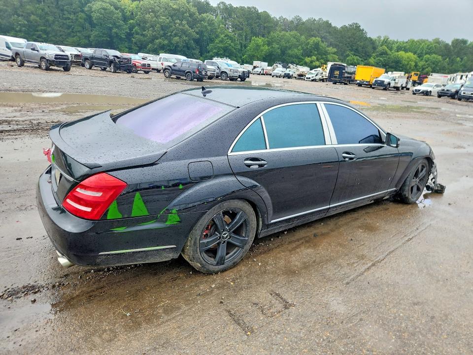 2011 Mercedes-benz S class VIN WDDNG7BB9BA397171 COPART salvage auction — REAR END, Fl - Certificate Of Destruction, sold $400 on 2026-07-06 (photo 3)
