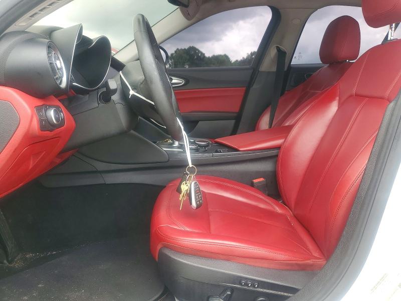 2019 Alfa romeo Giulia VIN ZARFANAN0K7599710 COPART salvage auction — MINOR DENT/SCRATCHES, Az - Cert Of Title - Salvage, sold $8,000 on 2026-07-15 (photo 7)